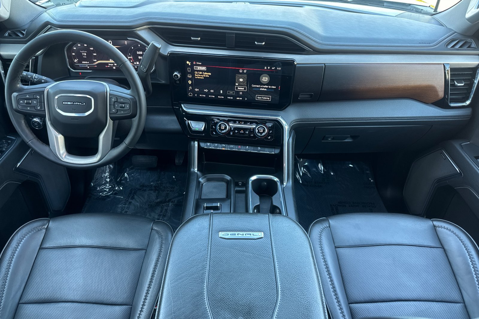 Used 2024 GMC Sierra 2500 Denali w/ Denali Reserve Package AWD/4WD image 16