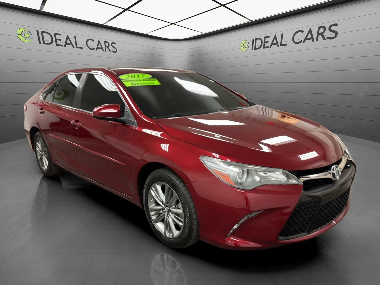 Used 2017 Toyota Camry SE w/ Protection Package (Q2) FWD image 7