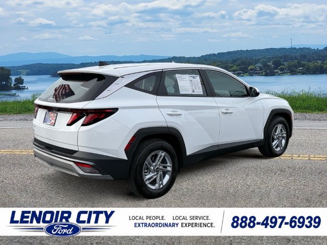 Used 2026 Hyundai Tucson SE FWD image 2