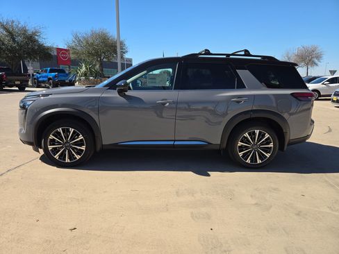 New 2026 Nissan Pathfinder Platinum image 5