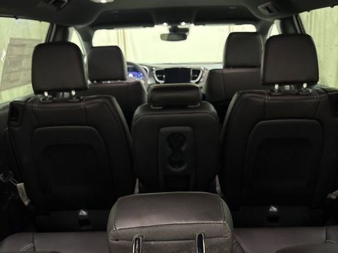 New 2026 Chrysler Pacifica Select image 26