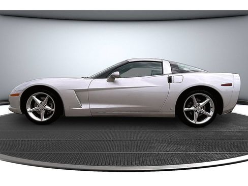 Used 2007 Chevrolet Corvette Coupe RWD image 16