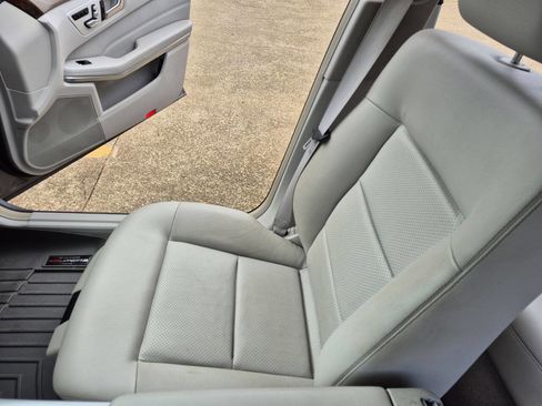 Used 2014 Mercedes-Benz E 350 Sedan image 23