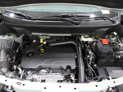 Used 2026 Chevrolet Equinox LT FWD image 40