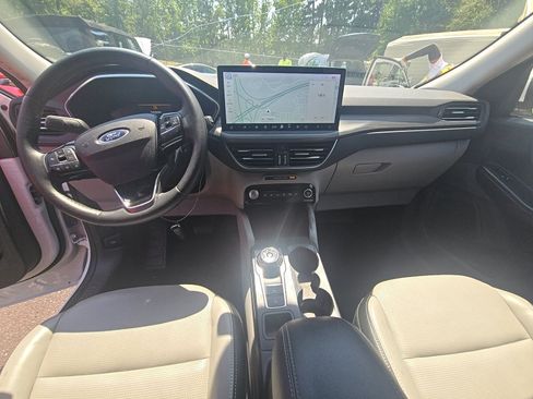 Used 2023 Ford Escape Platinum AWD/4WD image 6