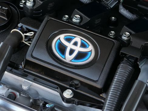 Used 2024 Toyota Corolla SE w/ SE Package FWD image 29