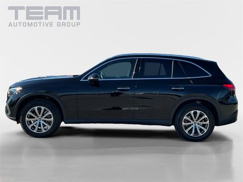 Used 2024 Mercedes-Benz GLC 300 4MATIC image 4