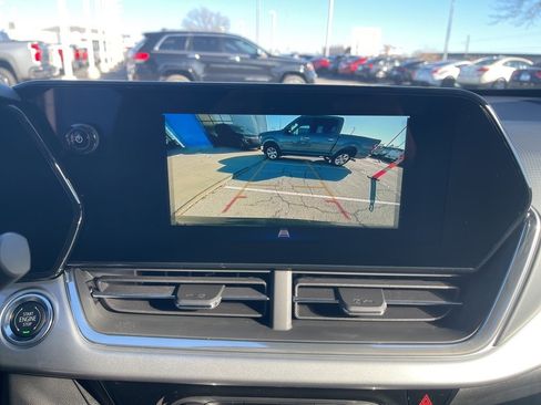 New 2026 Chevrolet Trax LT w/ Sunroof Package image 23