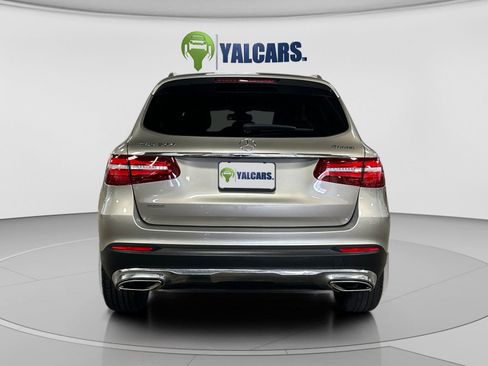 Used 2019 Mercedes-Benz GLC 300 4MATIC w/ Multimedia Package image 4