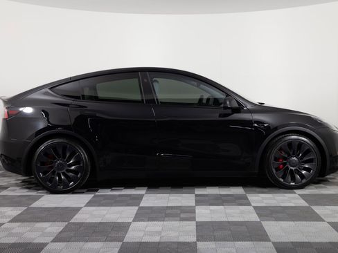 Used 2024 Tesla Model Y Performance image 9