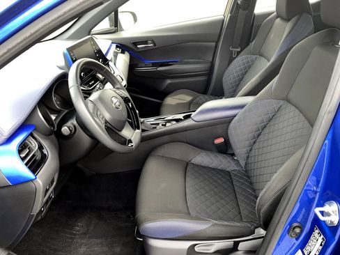 Used 2021 Toyota C-HR XLE image 22