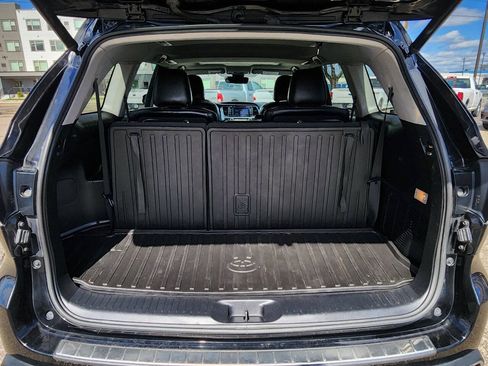 Used 2018 Toyota Highlander Limited AWD/4WD image 18