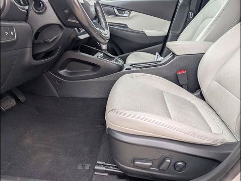 Used 2022 Hyundai Kona Limited w/ Cargo Package AWD/4WD image 12