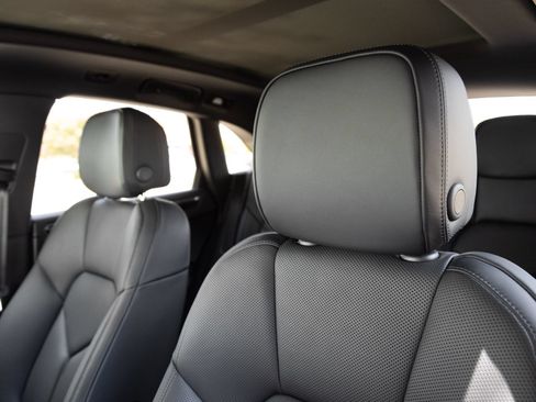 Certified 2026 Porsche Macan AWD/4WD image 22