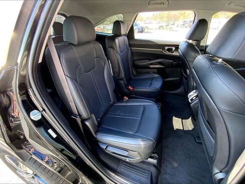 Used 2024 Kia Sorento EX AWD/4WD image 22
