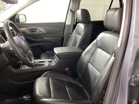 Used 2021 Chevrolet Traverse RS w/ LPO, Floor Liner Package AWD/4WD image 17