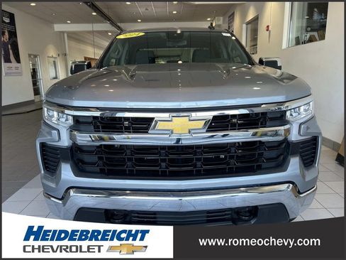Used 2024 Chevrolet Silverado 1500 LT AWD/4WD image 37