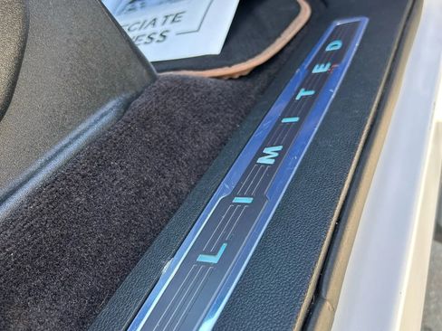 Used 2016 Ford F150 Limited w/ Trailer Tow Package image 7