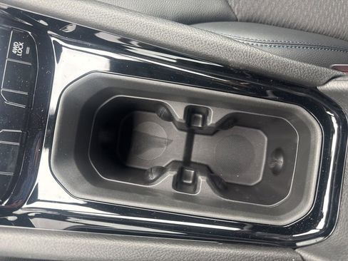 New 2026 Jeep Compass Latitude image 37