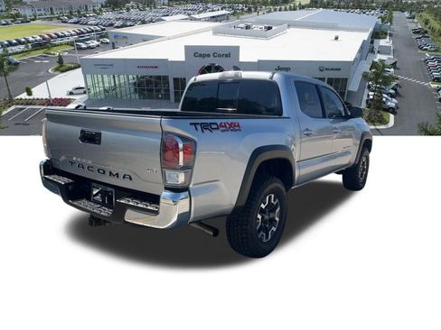 Used 2022 Toyota Tacoma TRD Off-Road AWD/4WD image 15