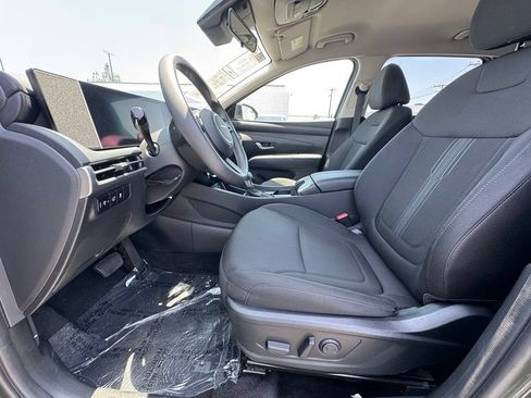 Used 2025 Hyundai Tucson SEL FWD image 16