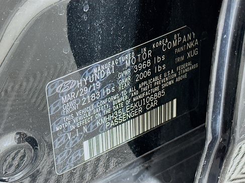 Used 2019 Hyundai Elantra GT image 12