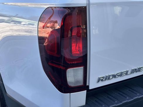 Certified 2023 Honda Ridgeline Black Edition image 9