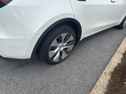 Used 2023 Tesla Model Y Long Range image 8