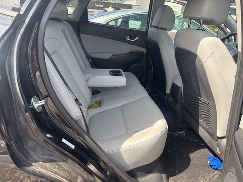 Used 2023 Hyundai Kona Limited image 9