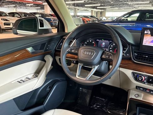 Used 2023 Audi Q5 2.0T Premium w/ Convenience Package AWD/4WD image 17