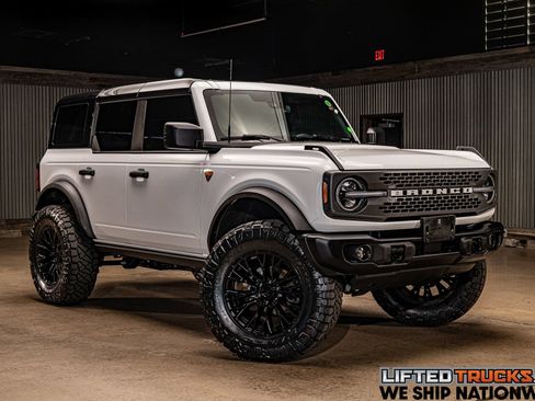 Used 2025 Ford Bronco Badlands AWD/4WD image 1