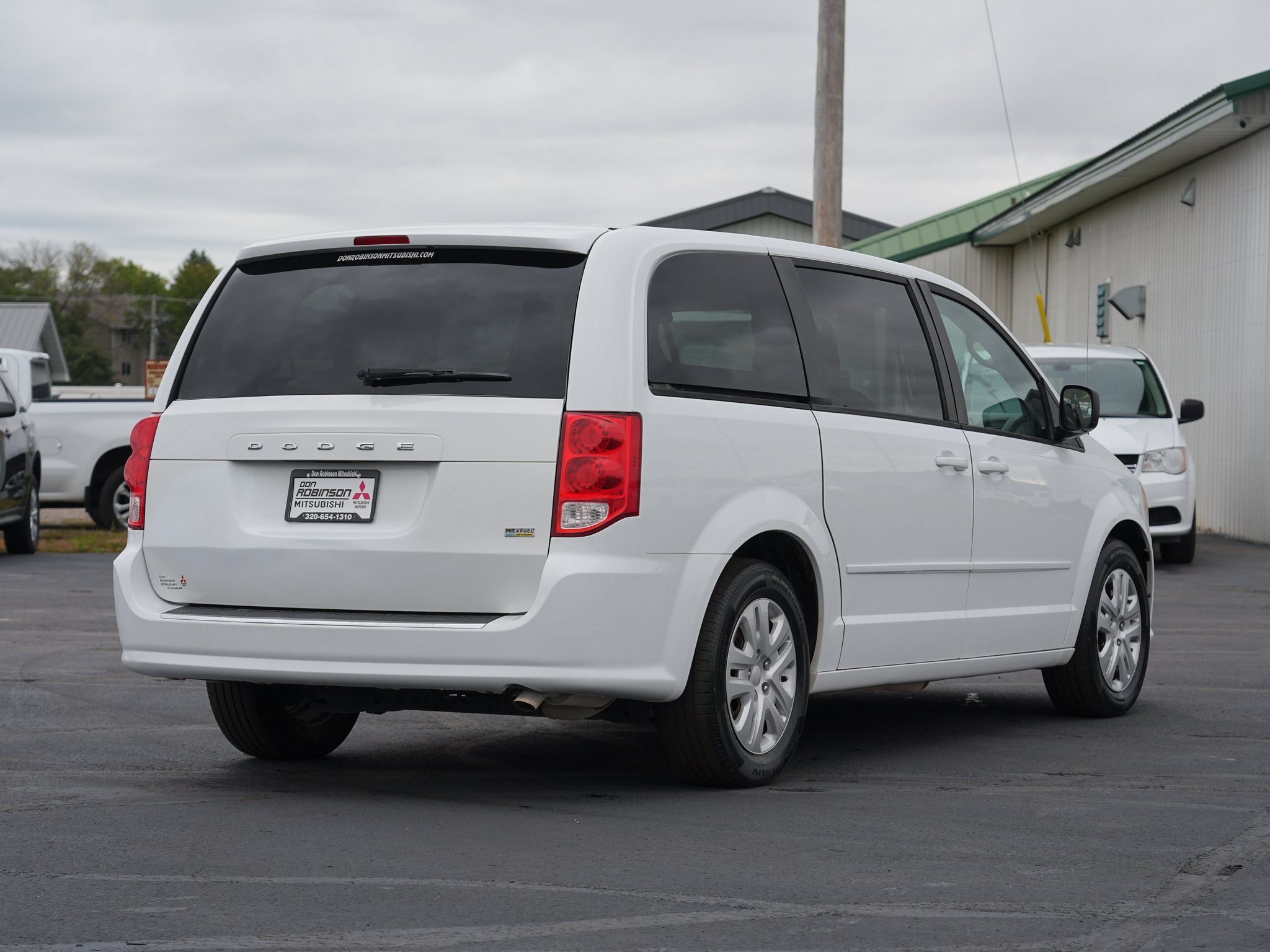 Used 2016 Dodge Grand Caravan SE w/ Quick Order Package 29E SE FWD image 3