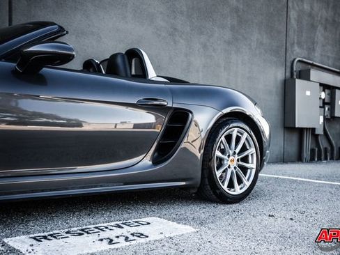 Used 2021 Porsche 718 Boxster image 27