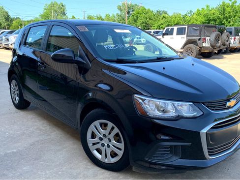 Used 2020 Chevrolet Sonic LT image 3