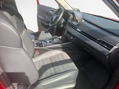 Used 2025 Mitsubishi Outlander SE AWD/4WD image 26