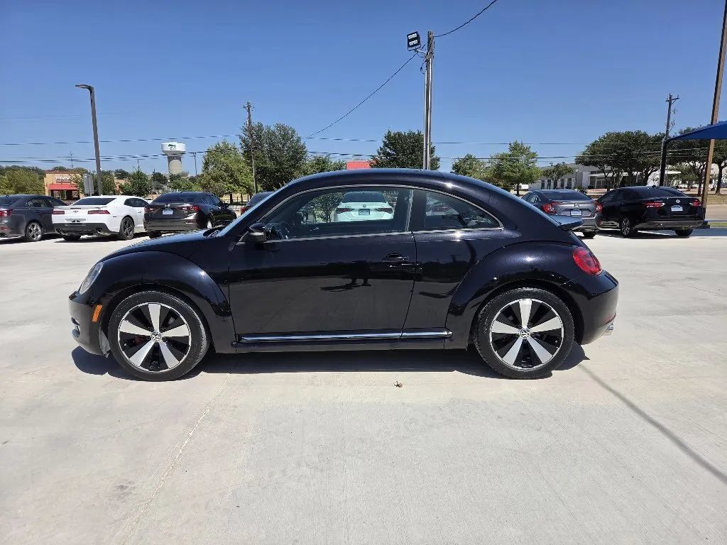 Used 2013 Volkswagen Beetle 2.0T FWD image 9