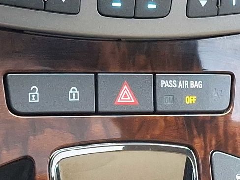 Used 2011 Buick LaCrosse CXL image 24