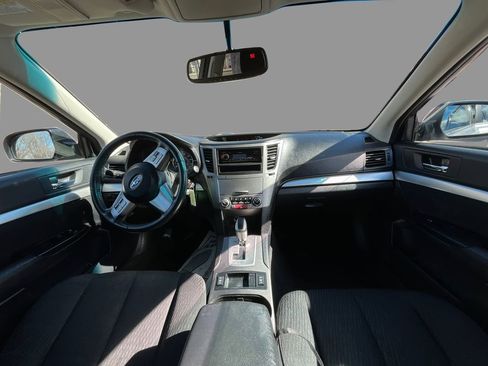 Used 2010 Subaru Outback 2.5i Premium image 9
