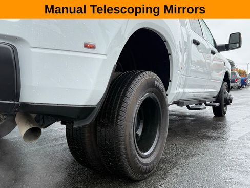 Used 2024 RAM 3500 Tradesman w/ Convenience Group AWD/4WD image 16