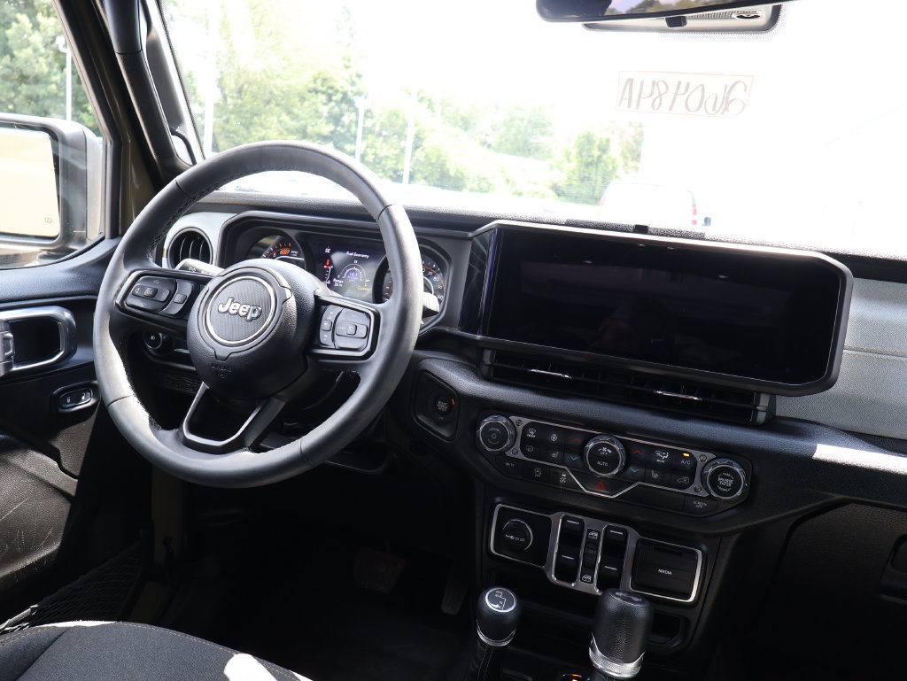 Used 2025 Jeep Wrangler Unlimited Sport AWD/4WD image 26