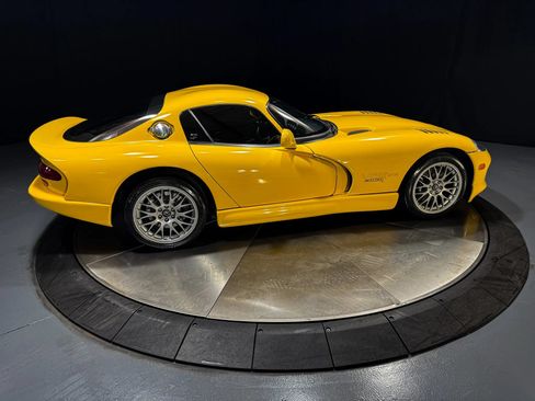 Used 2002 Dodge Viper GTS RWD image 21