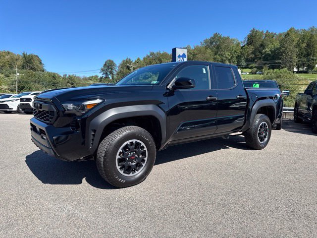Used 2025 Toyota Tacoma TRD Off-Road AWD/4WD image 1