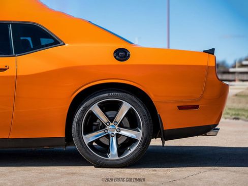 Used 2014 Dodge Challenger R/T RWD image 5