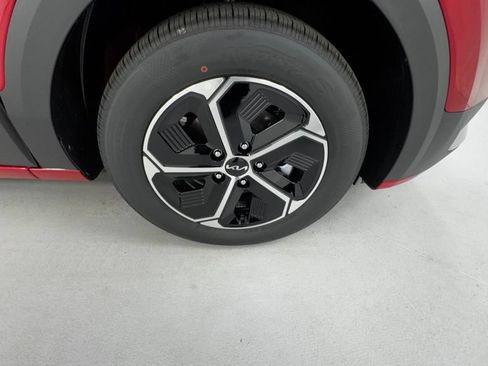New 2026 Kia Niro LX FWD image 9