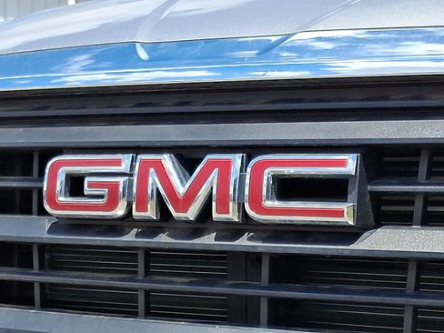 Used 2024 GMC Terrain SLE AWD/4WD image 35