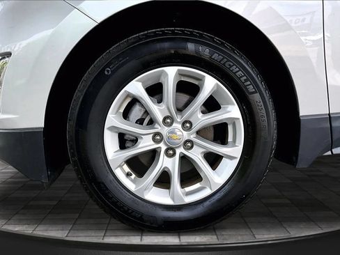Used 2018 Chevrolet Equinox LS FWD image 30