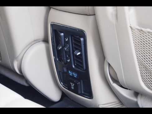 Used 2020 Jeep Grand Cherokee Limited w/ Premium Lighting Group image 15