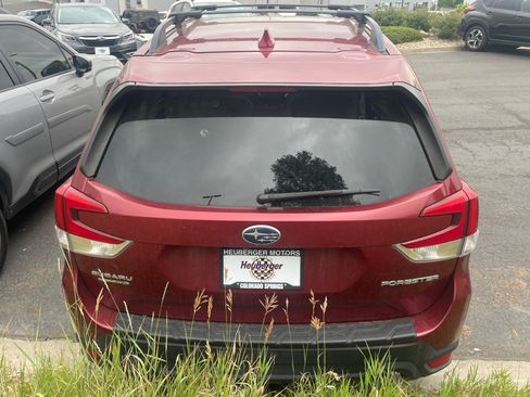 Used 2019 Subaru Forester Premium AWD/4WD image 4