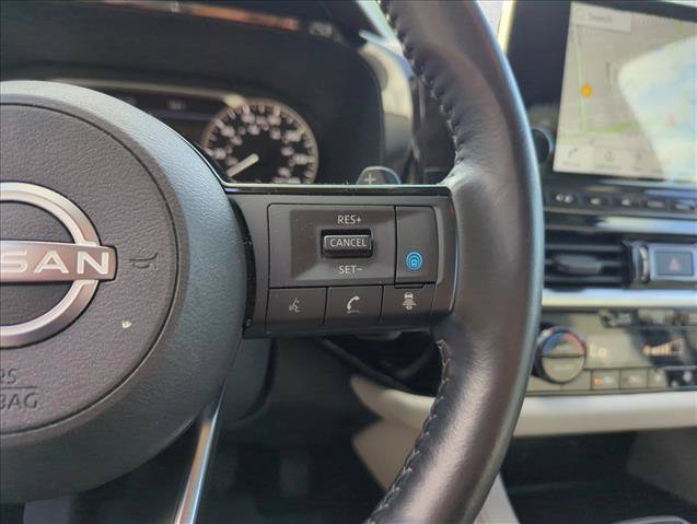 Used 2023 Nissan Pathfinder SL AWD/4WD image 16