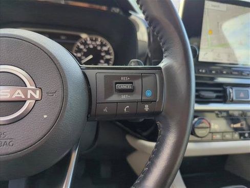 Used 2023 Nissan Pathfinder SL AWD/4WD image 16